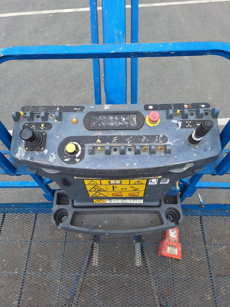 Sold - Scissor Lift - View 2